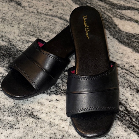 Daniel Green Black Women's Slide Sandals - Picture 1 of 5